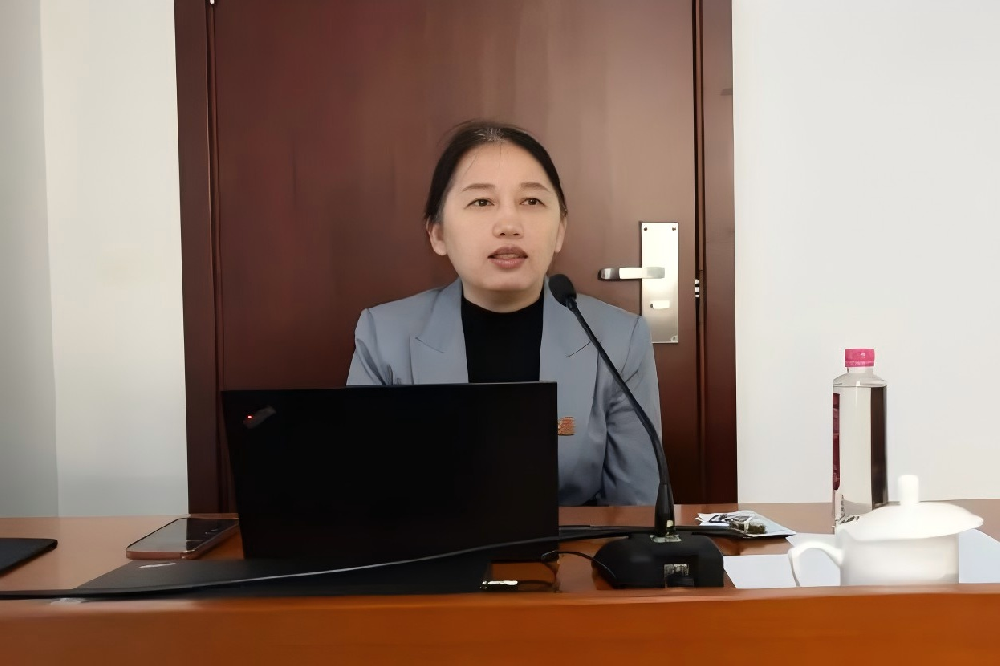 宋静律师讲课.png